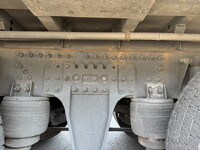 UDトラックスクオン冷蔵冷凍ウイング大型（10t）[写真23]