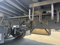 UDトラックスクオン冷蔵冷凍ウイング大型（10t）[写真25]