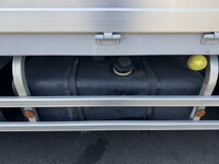 UDトラックスクオン冷蔵冷凍ウイング大型（10t）[写真27]