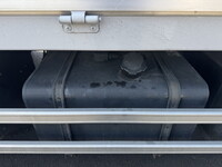 UDトラックスクオン冷蔵冷凍ウイング大型（10t）[写真28]