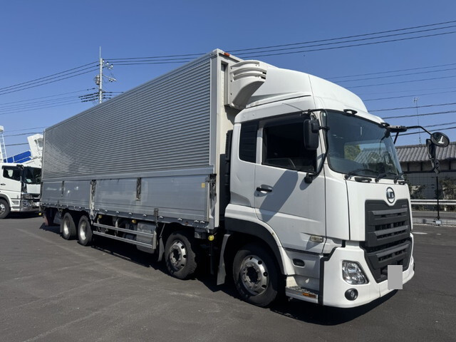 UDトラックスクオン冷蔵冷凍ウイング大型（10t）[写真03]