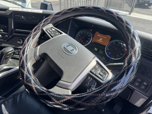 UDトラックスクオン冷蔵冷凍ウイング大型（10t）[写真31]