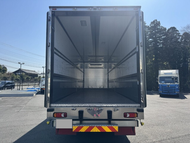 UDトラックスクオン冷蔵冷凍ウイング大型（10t）[写真09]