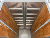 いすゞフォワードアルミウイング中型（4t）[写真06]