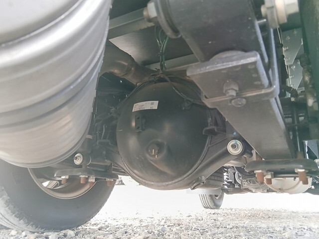 三菱ふそうキャンターアルミバン小型（2t・3t）[写真31]