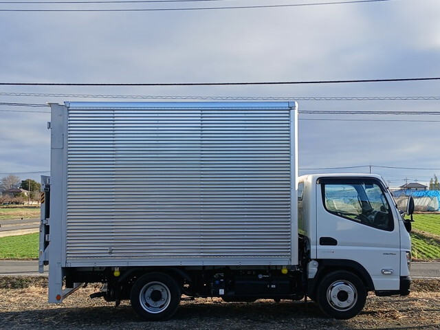 三菱ふそうキャンターアルミバン小型（2t・3t）[写真05]
