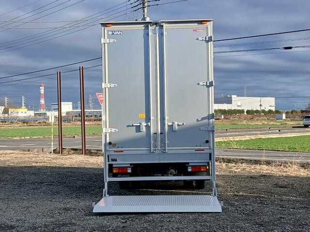 三菱ふそうキャンターアルミバン小型（2t・3t）[写真07]