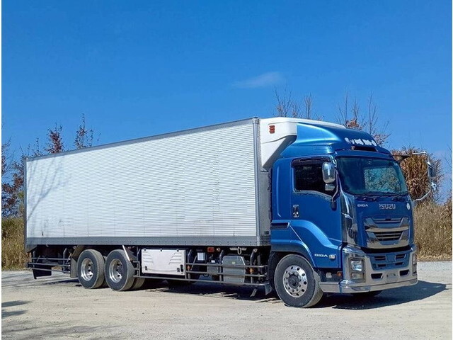 いすゞギガ冷凍車（冷蔵車）大型（10t）[写真01]