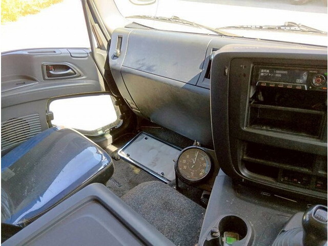 いすゞギガ冷凍車（冷蔵車）大型（10t）[写真21]