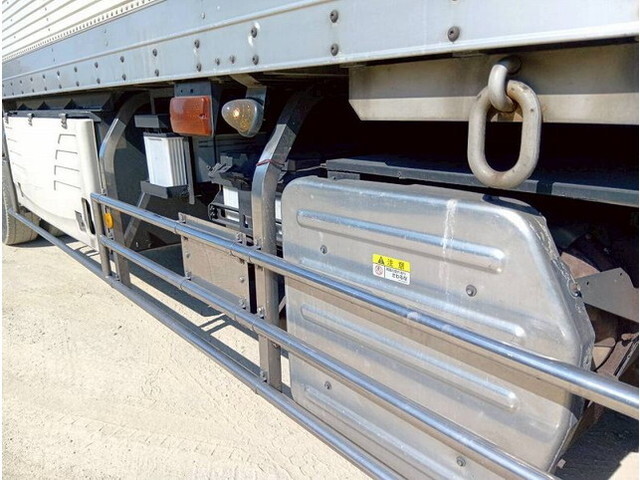 いすゞギガ冷凍車（冷蔵車）大型（10t）[写真30]