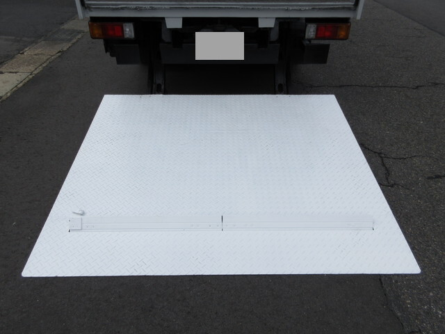 日野デュトロパネルバン小型（2t・3t）[写真11]