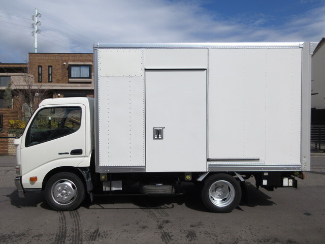 日野デュトロパネルバン小型（2t・3t）[写真04]