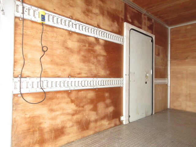 日野デュトロパネルバン小型（2t・3t）[写真08]