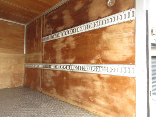 日野デュトロパネルバン小型（2t・3t）[写真09]