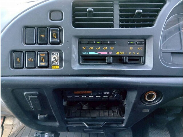 いすゞフォワードバキュームカー中型（4t）[写真10]