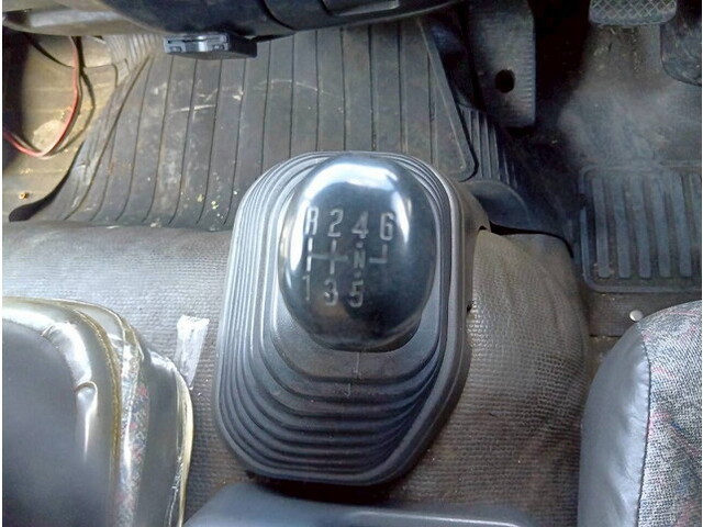 いすゞフォワードバキュームカー中型（4t）[写真11]