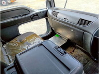 いすゞフォワードバキュームカー中型（4t）[写真14]