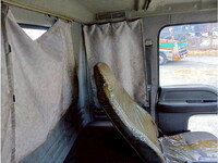 いすゞフォワードバキュームカー中型（4t）[写真16]