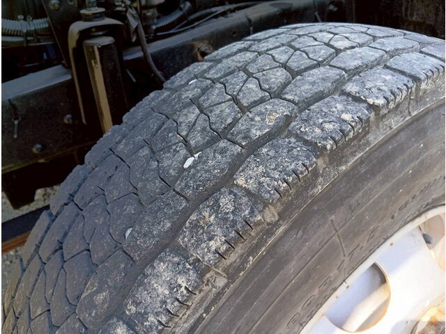 いすゞフォワードバキュームカー中型（4t）[写真19]