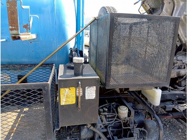 いすゞフォワードバキュームカー中型（4t）[写真40]