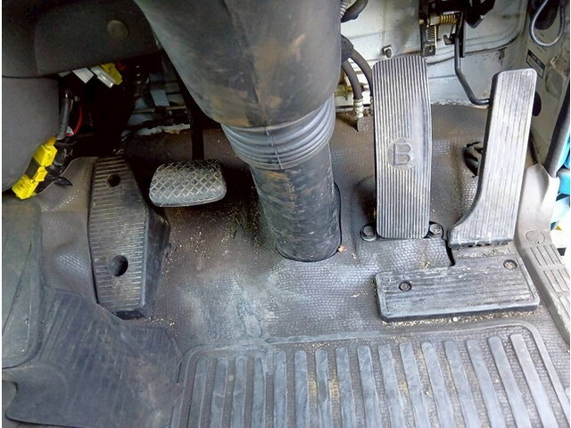 いすゞフォワードバキュームカー中型（4t）[写真09]