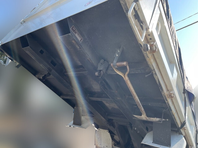 三菱ふそうキャンターダンプ小型（2t・3t）[写真12]