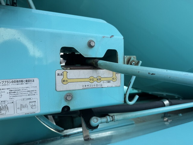 日野レンジャーミキサー車（コンクリートミキサー）増トン（6t・8t）[写真12]