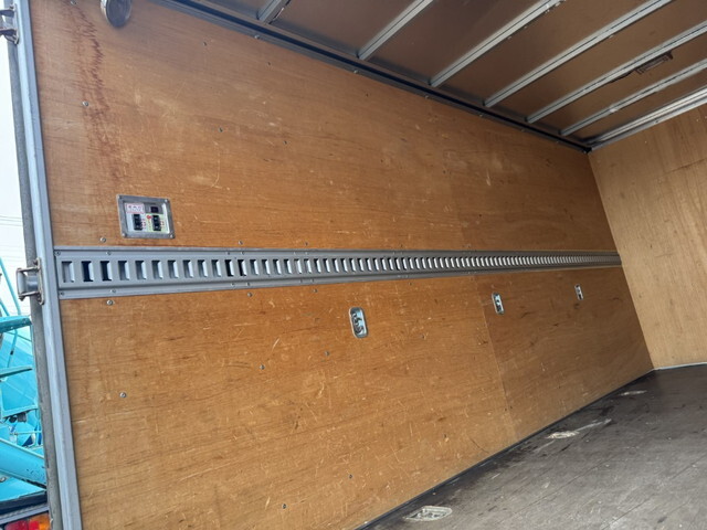 トヨタトヨエースパネルバン小型（2t・3t）[写真12]