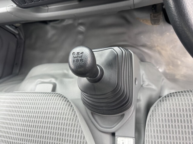 トヨタトヨエースパネルバン小型（2t・3t）[写真34]