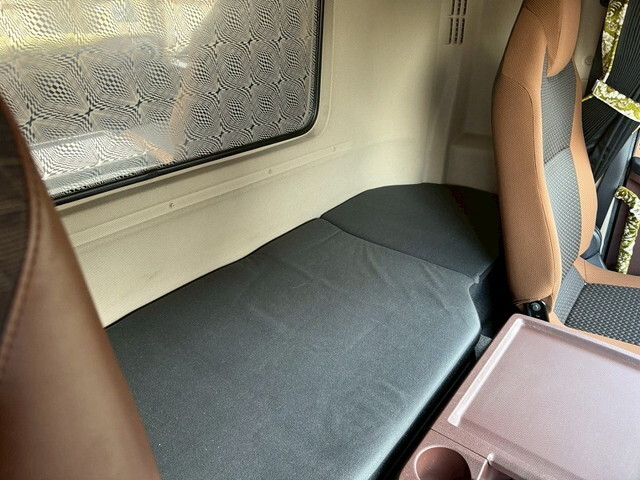 日野プロフィア冷凍車（冷蔵車）大型（10t）[写真33]