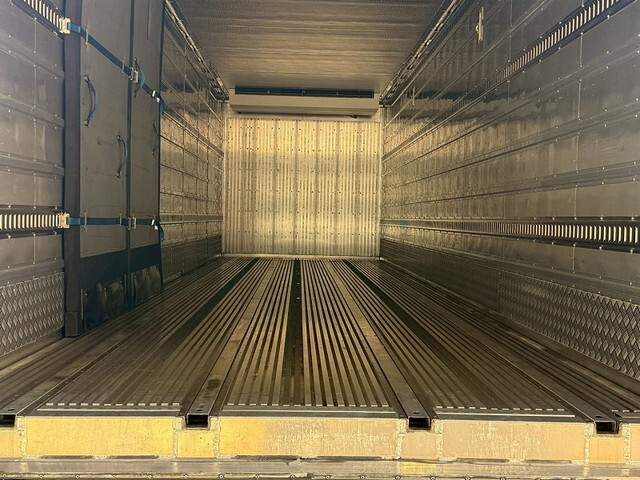 日野プロフィア冷凍車（冷蔵車）大型（10t）[写真07]