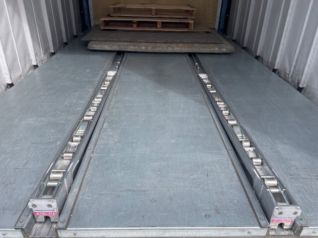 いすゞエルフカーテン車小型（2t・3t）[写真10]