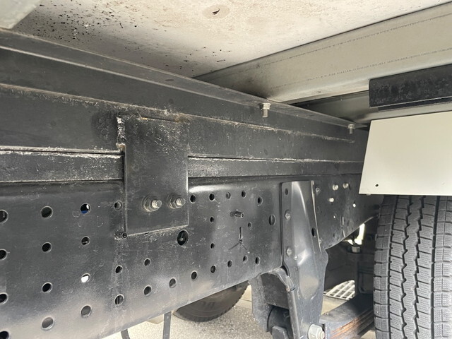 いすゞエルフカーテン車小型（2t・3t）[写真20]