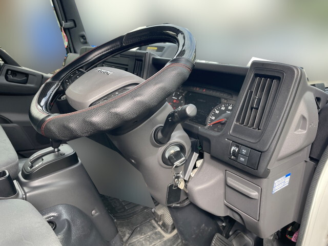 いすゞエルフカーテン車小型（2t・3t）[写真27]