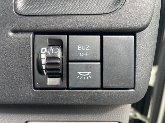 いすゞエルフカーテン車小型（2t・3t）[写真33]