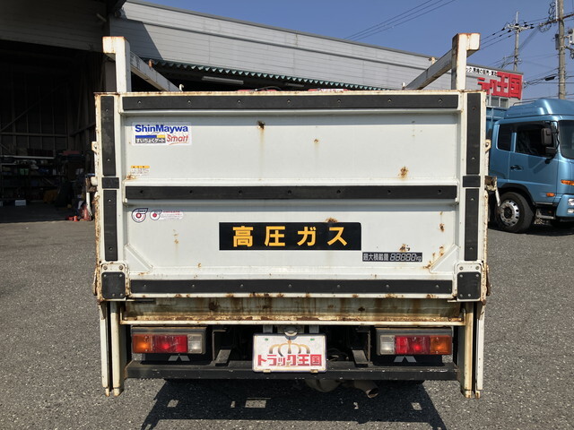 三菱ふそうキャンター平ボディ小型（2t・3t）[写真11]