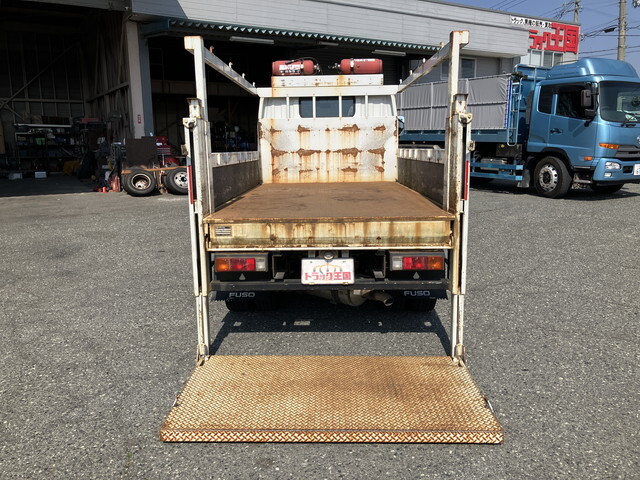 三菱ふそうキャンター平ボディ小型（2t・3t）[写真12]