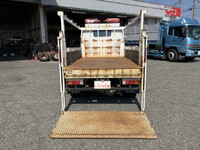 三菱ふそうキャンター平ボディ小型（2t・3t）[写真13]