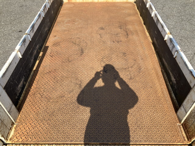 三菱ふそうキャンター平ボディ小型（2t・3t）[写真15]