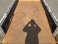 三菱ふそうキャンター平ボディ小型（2t・3t）[写真16]