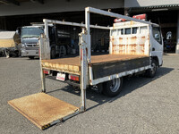 三菱ふそうキャンター平ボディ小型（2t・3t）[写真18]