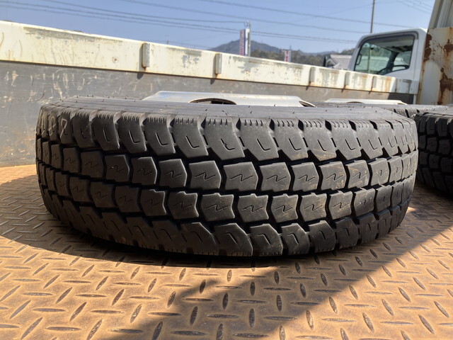 三菱ふそうキャンター平ボディ小型（2t・3t）[写真20]