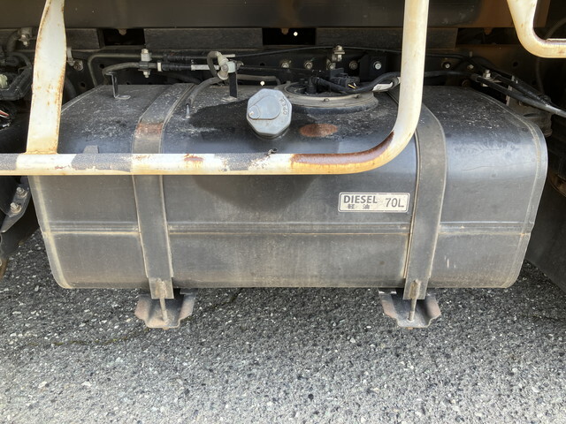 三菱ふそうキャンター平ボディ小型（2t・3t）[写真23]