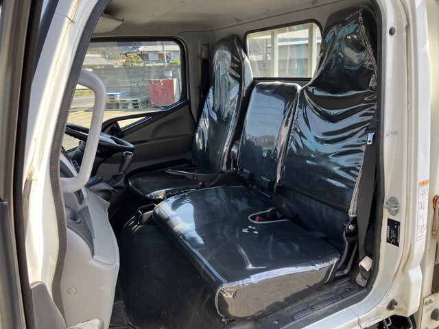 三菱ふそうキャンター平ボディ小型（2t・3t）[写真31]