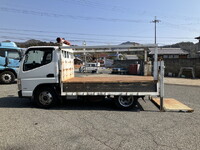 三菱ふそうキャンター平ボディ小型（2t・3t）[写真08]