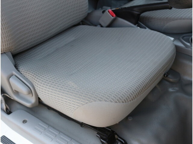 トヨタトヨエース平ボディ小型（2t・3t）[写真14]