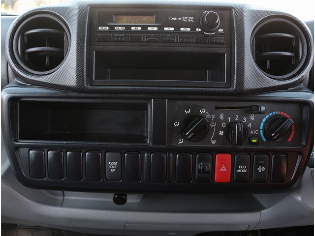 トヨタトヨエース平ボディ小型（2t・3t）[写真19]