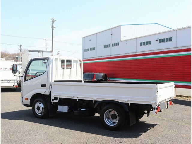 トヨタトヨエース平ボディ小型（2t・3t）[写真02]