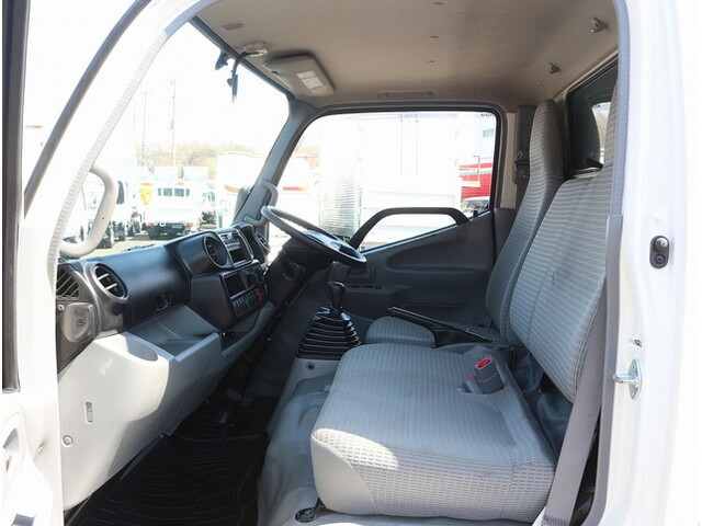 トヨタトヨエース平ボディ小型（2t・3t）[写真23]