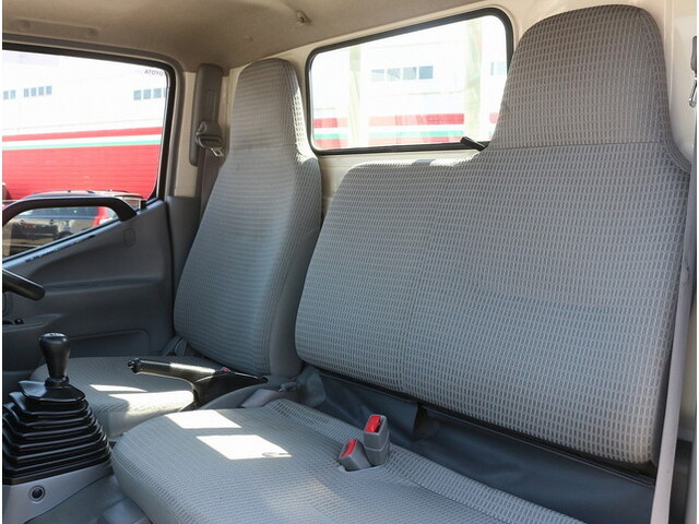 トヨタトヨエース平ボディ小型（2t・3t）[写真24]